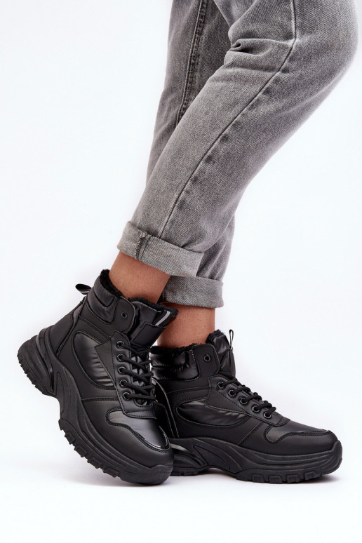 scarpe sportive riscaldate con lacci in colore nero Dejana