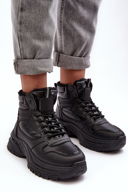 scarpe sportive riscaldate con lacci in colore nero Dejana