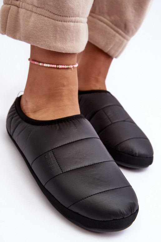 Pantofole riscaldate in nero Big Star KK274604