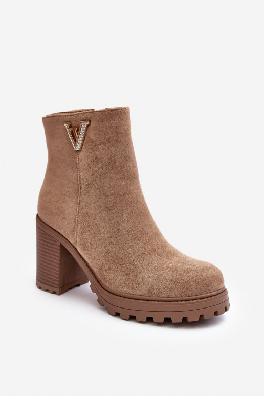 Stivaletti in pelle scamosciata con ornamenti beige Strong