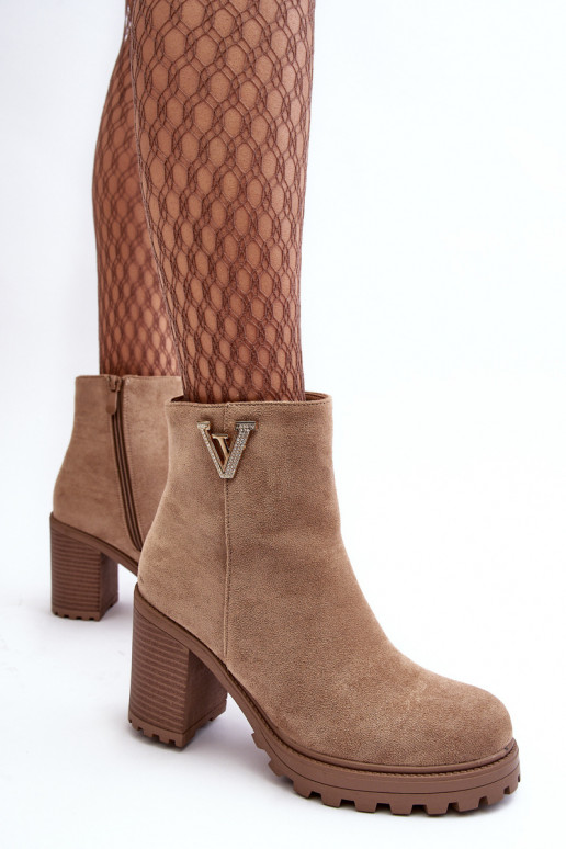 Stivaletti in pelle scamosciata con ornamenti beige Strong