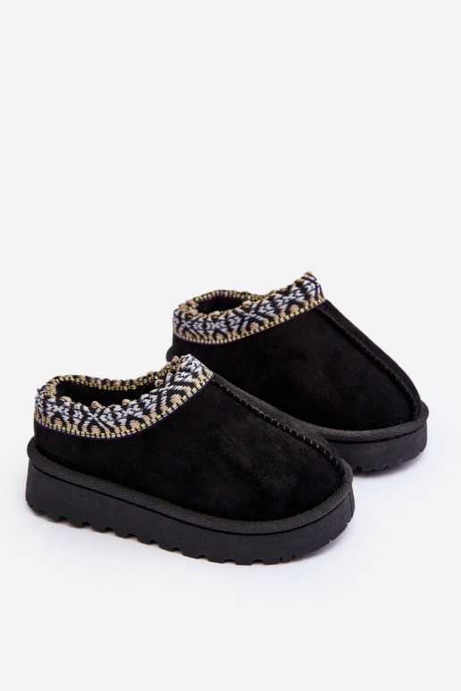 Pantofole per bambini di un modello resistente da riscaldare nel colore nero Olivane