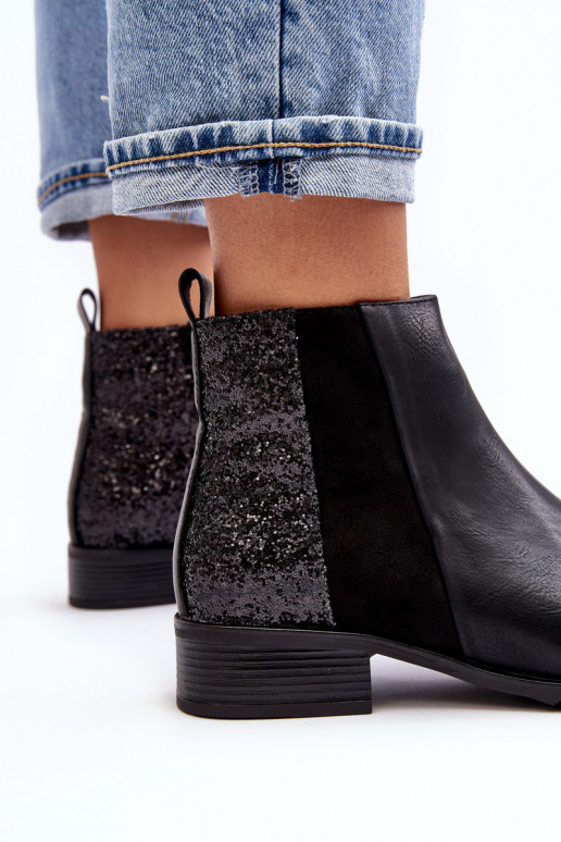 Stivali con tacco largo con scaglie lucide in nero Messio Stivali con tacco largo con scaglie lucide in nero Messio