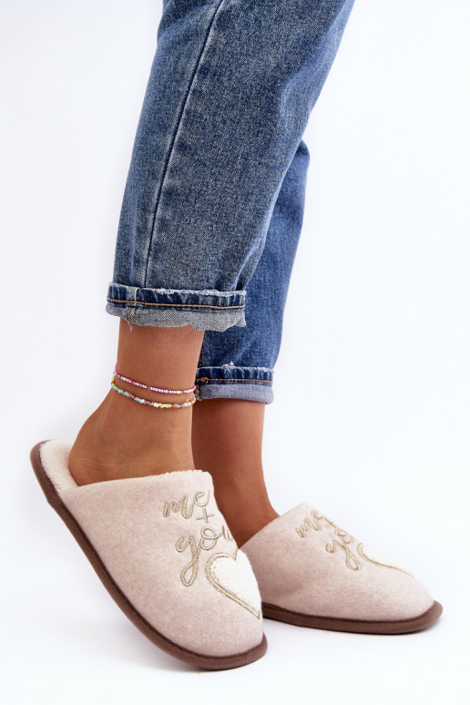 Pantofole modello classico Colore beige caldo Mabira del modello resistente Pantofole modello classico Colore beige caldo Mabira del modello resistente