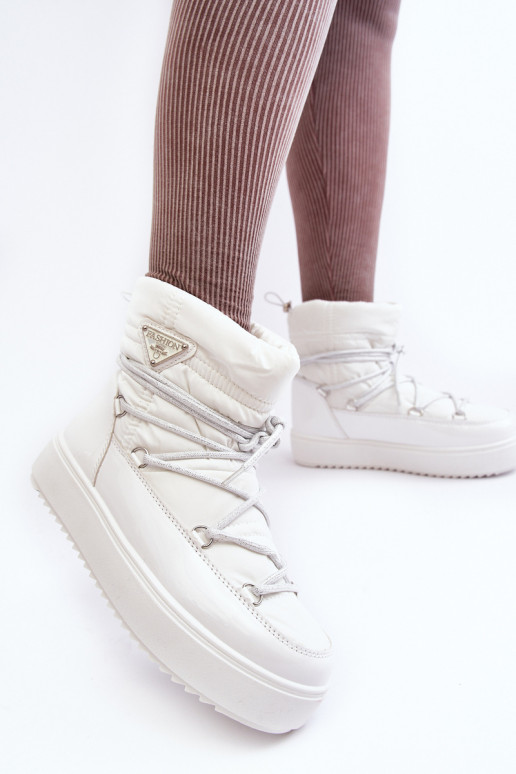 doposci con plateau e dettagli eleganti in colore bianco Fleure doposci con plateau e dettagli eleganti in colore bianco Fleure