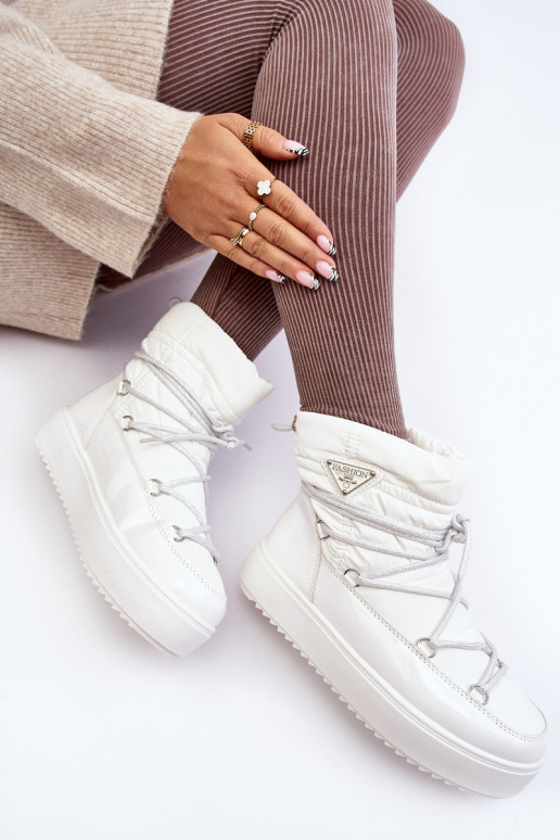 doposci con plateau e dettagli eleganti in colore bianco Fleure doposci con plateau e dettagli eleganti in colore bianco Fleure