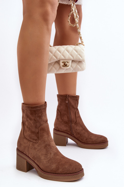 Stivali con tacco alto colore marrone Argastis Stivali con tacco alto colore marrone Argastis