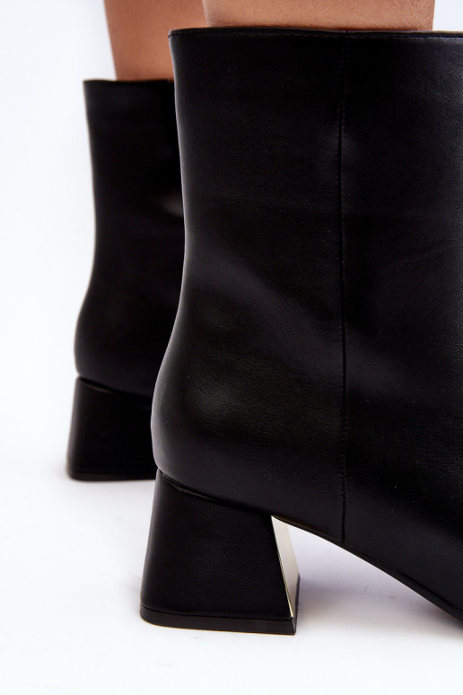 Stivaletti con tacco con ornamenti in Adinah nera Stivaletti con tacco con ornamenti in Adinah nera