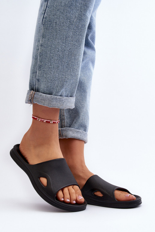Ciabatte da donna modello classico in colore nero Juniria