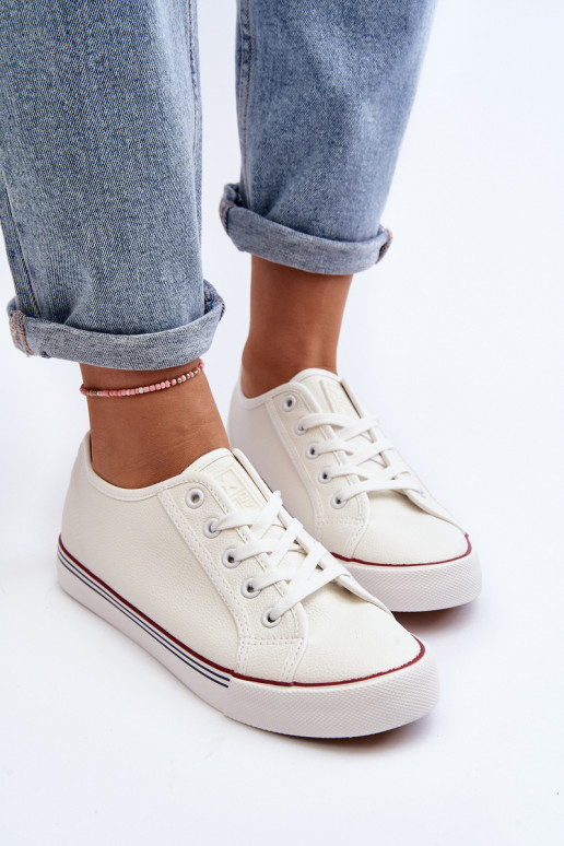 Scarpe da donna realizzate in ecopelle nel colore bianco Lirean