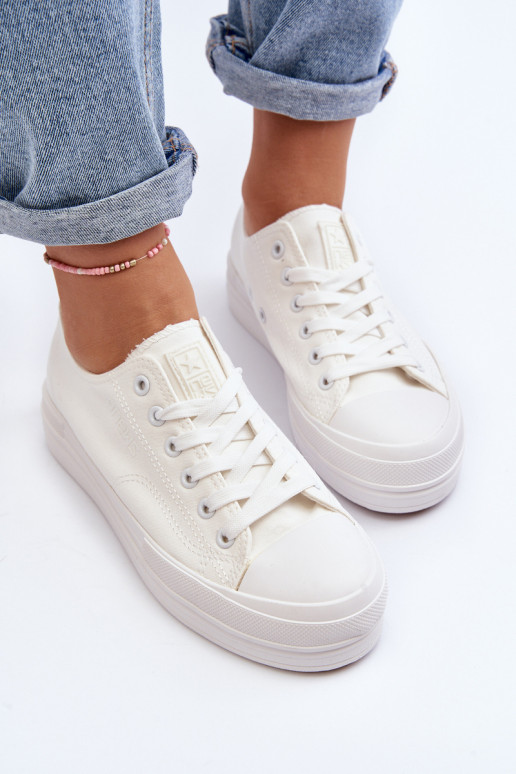 Sneakers in tessuto nel colore bianco Staneva