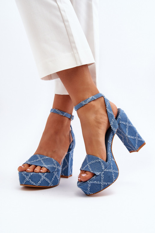 Sandali in denim con tacco in colore blu Acrana