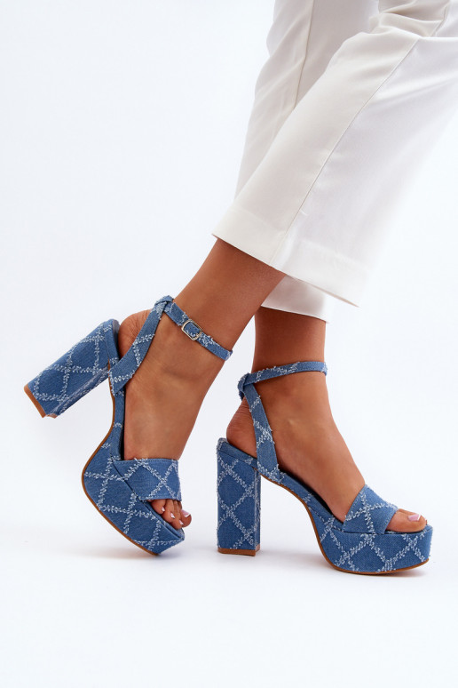 Sandali in denim con tacco in colore blu Acrana
