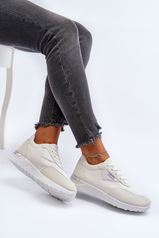 scarpe sportive Sneakers modello scarpe colore bianco Vovella