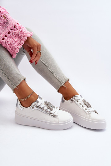 Scarpe modello sneakers con decorazioni in colore bianco Celedria 2