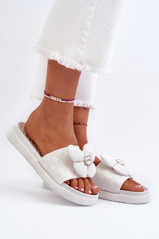 Ciabatte da donna con ornamenti Platformie colore bianco Cedrella Ciabatte da donna con ornamenti Platformie colore bianco Cedrella