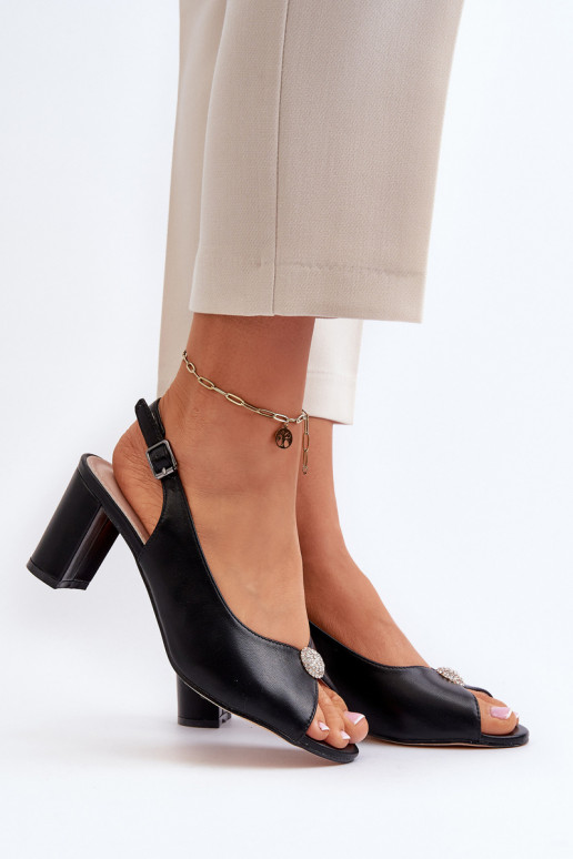 Sandali dallo stile elegante con tacchi con ornamenti in colore nero Trasea