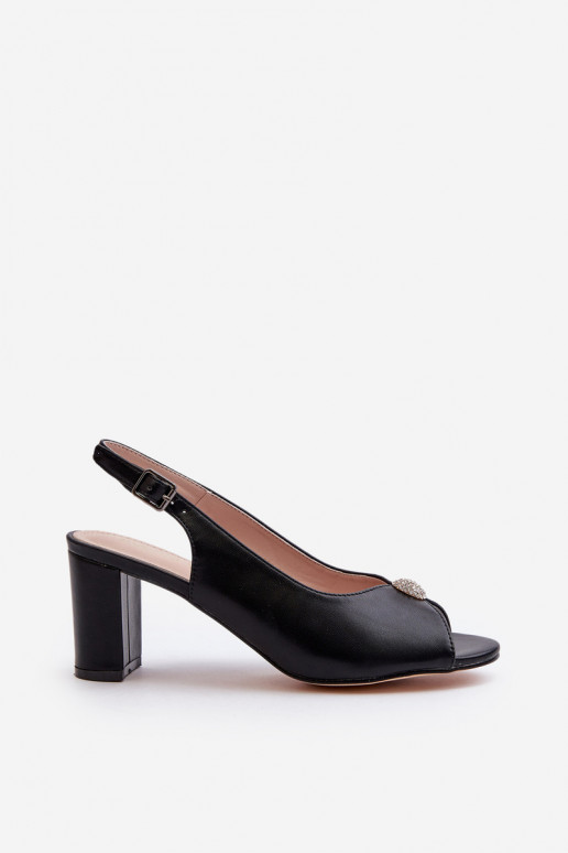 Sandali dallo stile elegante con tacchi con ornamenti in colore nero Trasea