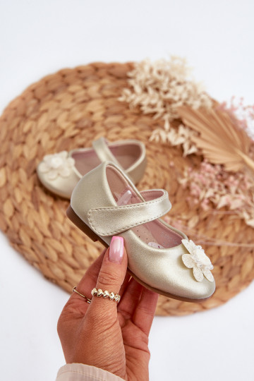 ballerine per bambini con chiusure adesive con ornamenti in colore oro Serinde 2