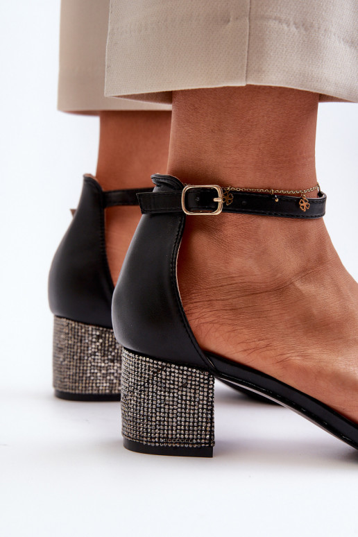 Sandali da donna in eco pelle Zdobionym Obcasie colore nero Wiatalia