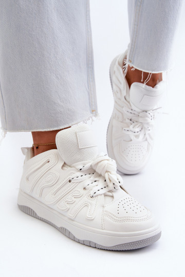 Scarpe modello sneakers realizzate in eco pelle nel colore bianco Berilla