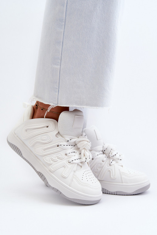 Scarpe modello sneakers realizzate in eco pelle nel colore bianco Berilla