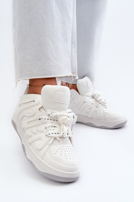 Scarpe modello sneakers realizzate in eco pelle nel colore bianco Berilla