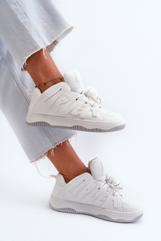Scarpe modello sneakers realizzate in eco pelle nel colore bianco Berilla
