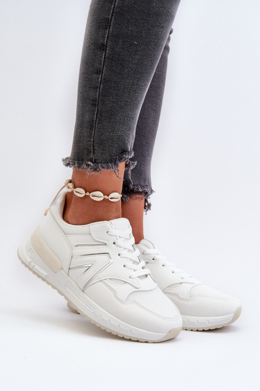 Scarpe modello sneakers realizzate in eco pelle di colore bianco Vinelli