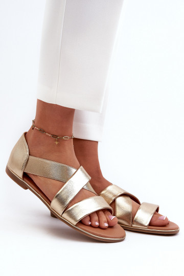 Sandali con fibbie in Puglia color oro