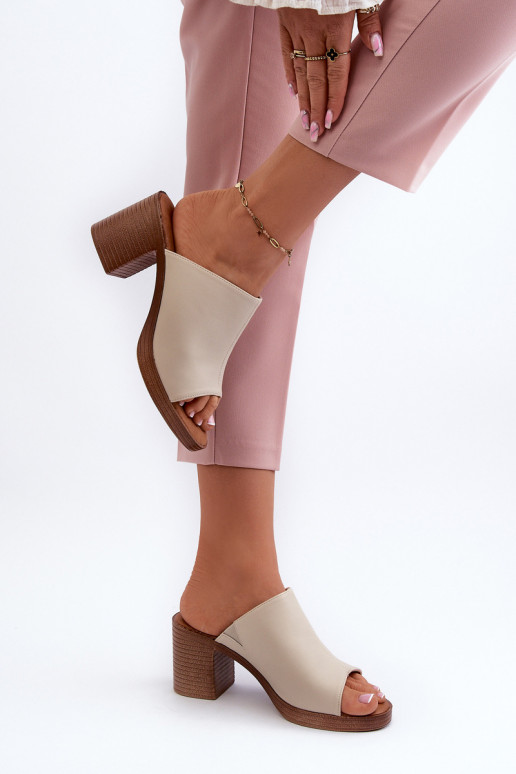 Pantofole da donna in stile elegante con tacco colore beige Varnila