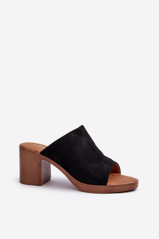 Ciabatte da donna con tacco dallo stile elegante in colore nero Varnila