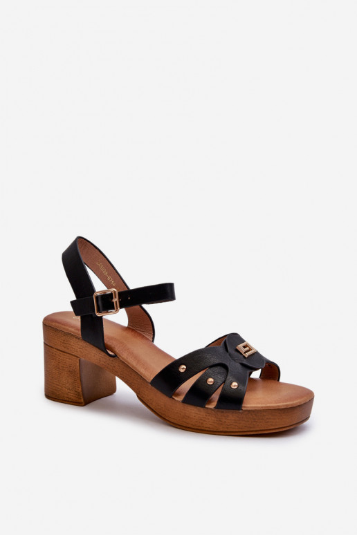 Sandali con tacco da donna realizzati in ecopelle colore nero Assames