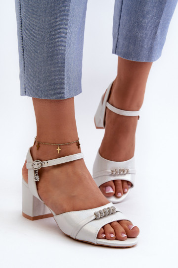 Sandali da donna Eko con tacco con bellissimi dettagli in colore argento Narhi