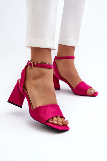 Sandali con tacco da donna realizzati in Eco Camoscio Fucsia Upttima