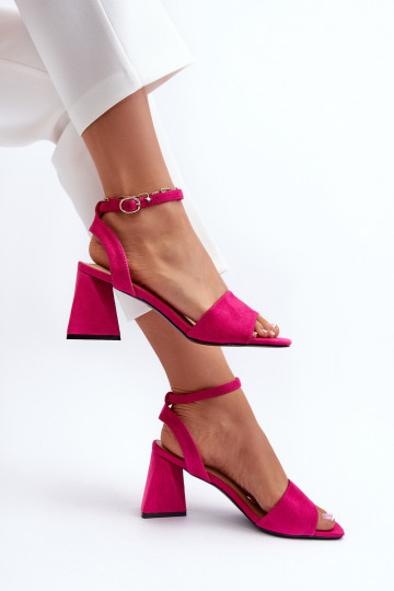 Sandali con tacco da donna realizzati in Eco Camoscio Fucsia Upttima 2