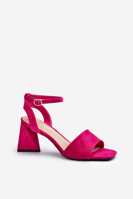 Sandali con tacco da donna realizzati in Eco Camoscio Fucsia Upttima