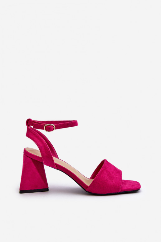 Sandali con tacco da donna realizzati in Eco Camoscio Fucsia Upttima