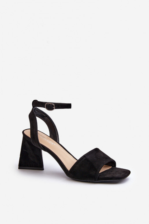 Sandali con tacco da donna realizzati in Eco Camoscio Nero Upttima