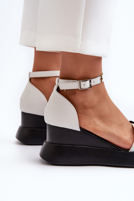 Sandali da donna con plateau I Koturnie con fiori in colore bianco Foviana