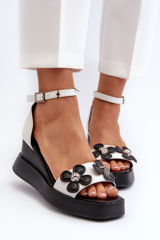 Sandali da donna con plateau I Koturnie con fiori in colore bianco Foviana