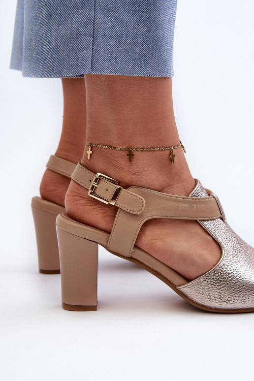 Sandali con tacco da donna realizzati in ecopelle color oro Queenmarie Sandali con tacco da donna realizzati in ecopelle color oro Queenmarie