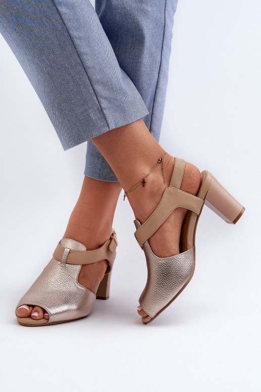 Sandali con tacco da donna realizzati in ecopelle color oro Queenmarie Sandali con tacco da donna realizzati in ecopelle color oro Queenmarie