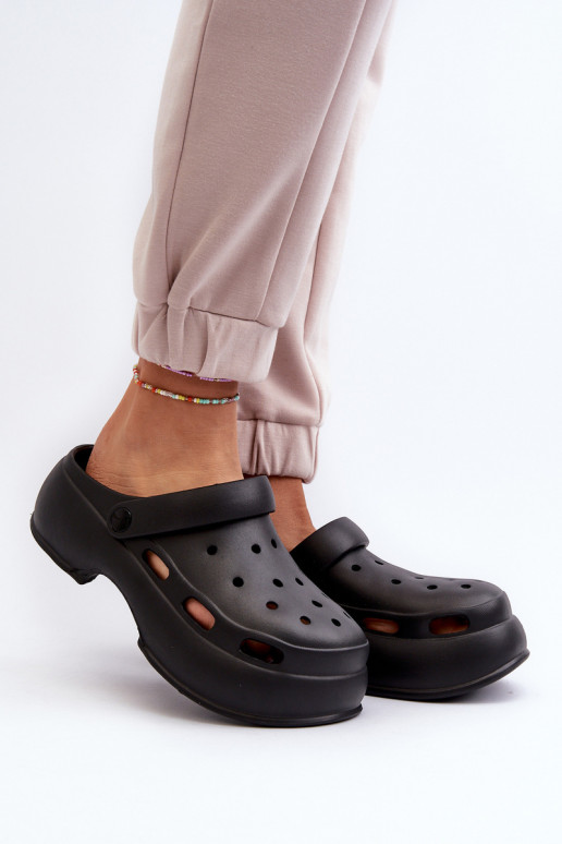 Pantofole leggere Pantofole da donna con suola massiccia alla moda in colore nero Danollia