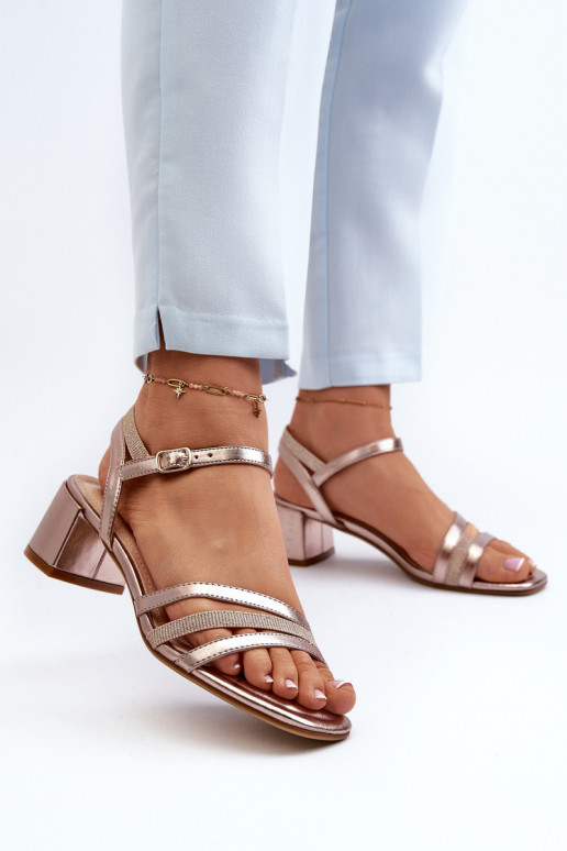 Sandali da donna con tacco basso realizzati in ecopelle Sergio Leone SK046 colore oro rosa
