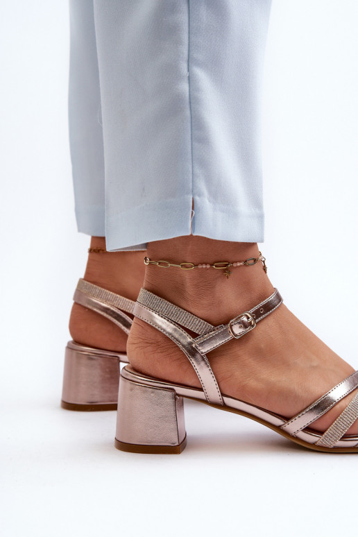 Sandali da donna con tacco basso realizzati in ecopelle Sergio Leone SK046 colore oro rosa