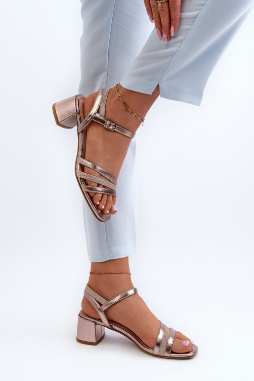 Sandali da donna con tacco basso realizzati in ecopelle Sergio Leone SK046 colore oro rosa