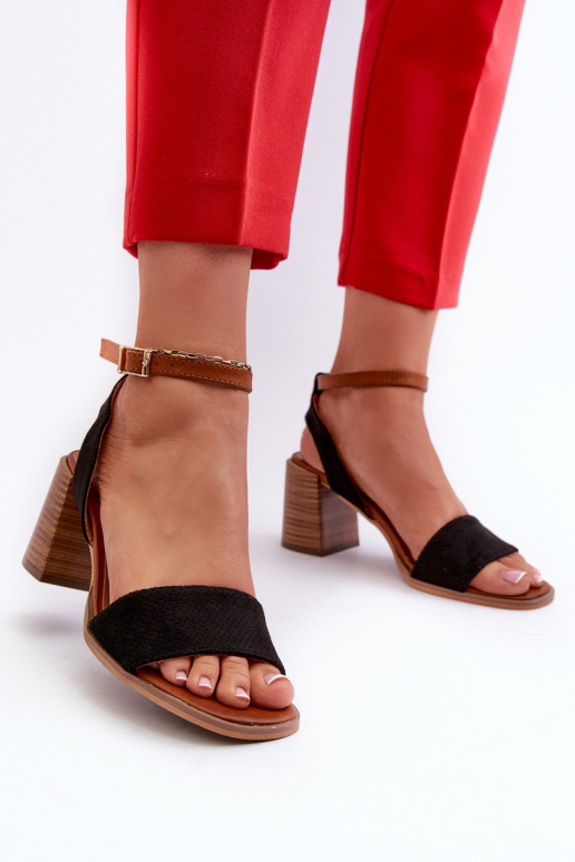Sandali con tacco da donna realizzati in Eco Camoscio Nero Ronvia