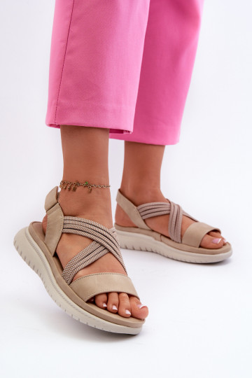 Comodi sandali con chiusure adesive nel colore beige Ceclea