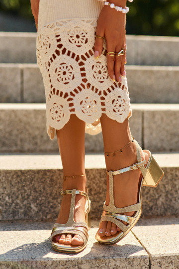 Sandali con tacco da donna realizzati in ecopelle nel colore dorato Lyana 2